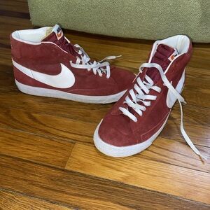 Nike Blazer Mid PRM Game Red Suede White Premium Mid Top 429988-603 Size 10.5